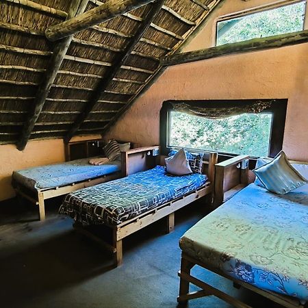 Elephant Trail Guesthouse And Backpackers Kasane Dış mekan fotoğraf