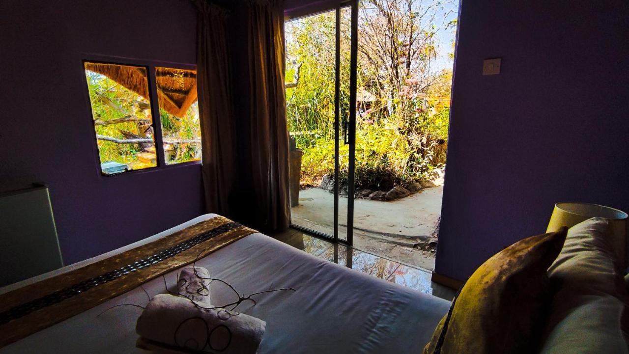 Elephant Trail Guesthouse And Backpackers Kasane Dış mekan fotoğraf
