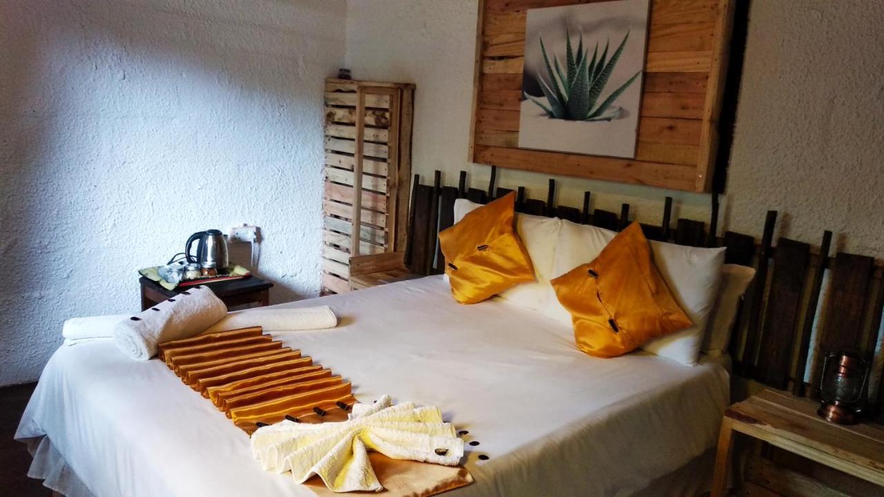 Elephant Trail Guesthouse And Backpackers Kasane Oda fotoğraf