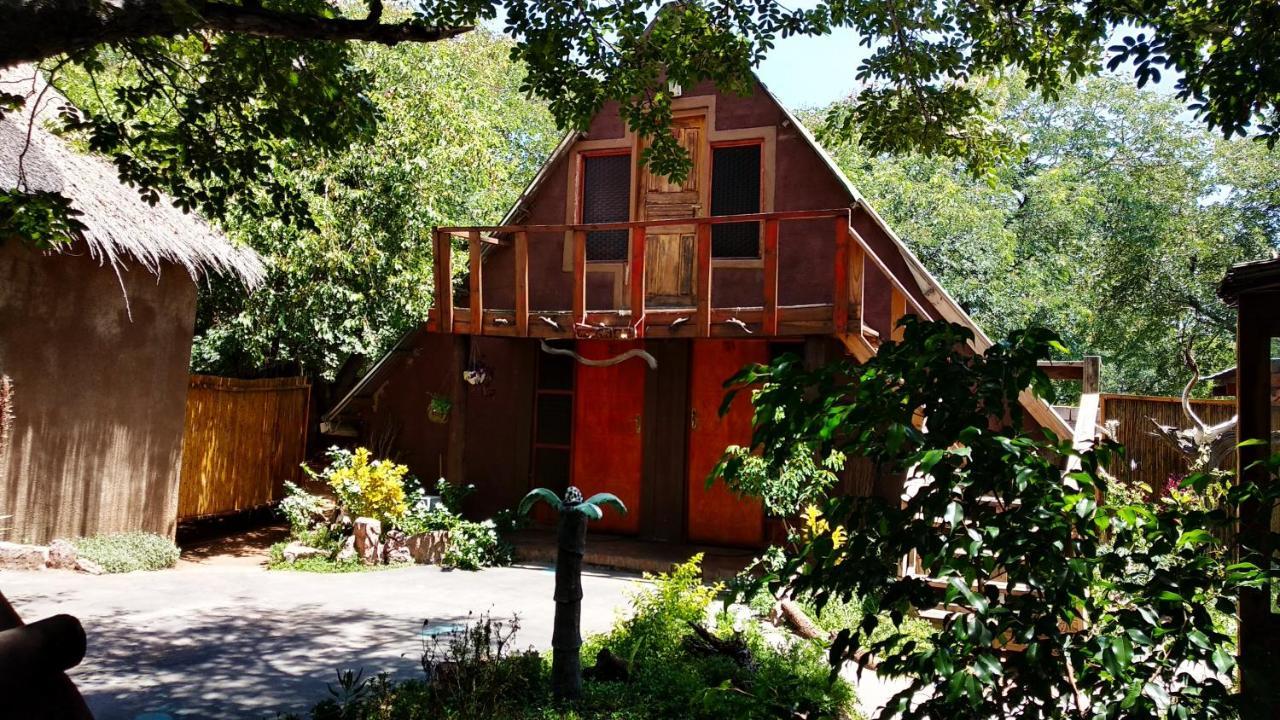 Elephant Trail Guesthouse And Backpackers Kasane Dış mekan fotoğraf