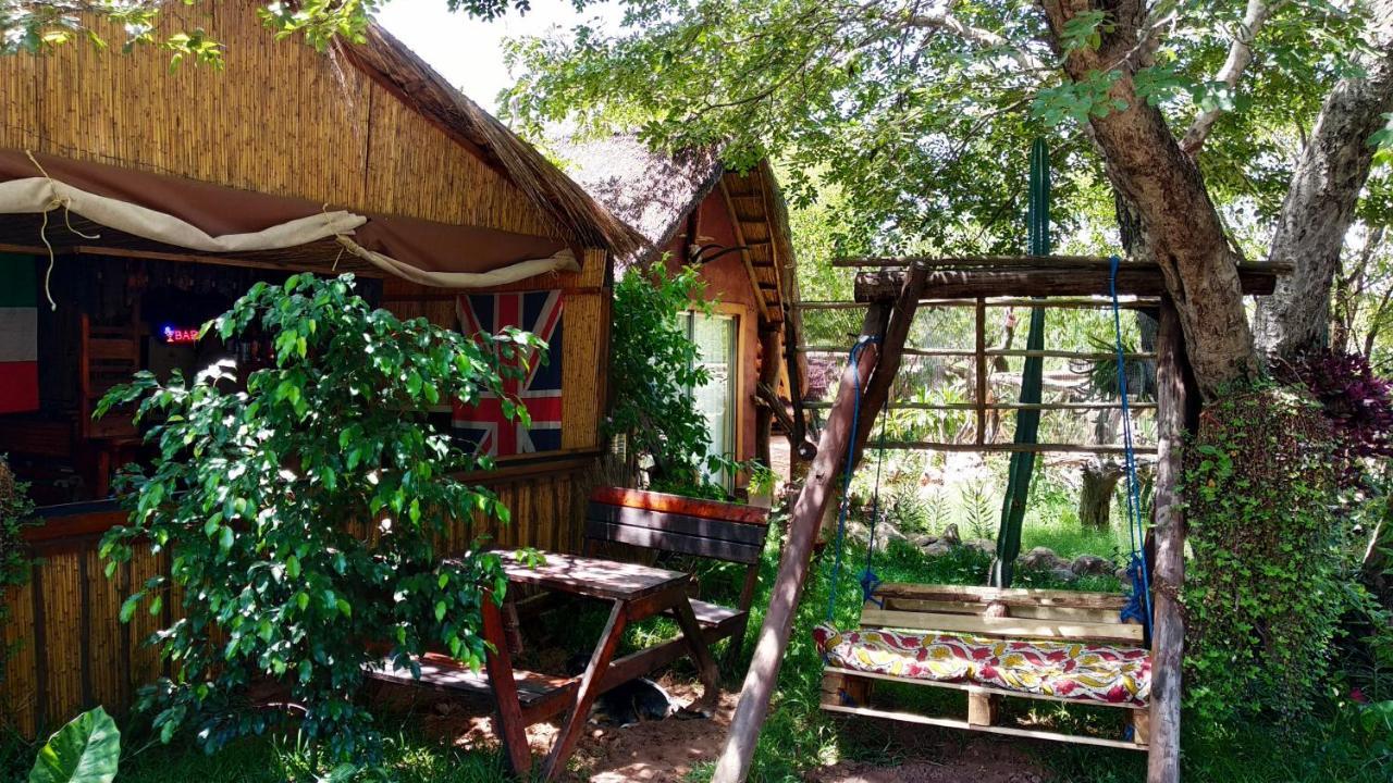 Elephant Trail Guesthouse And Backpackers Kasane Dış mekan fotoğraf
